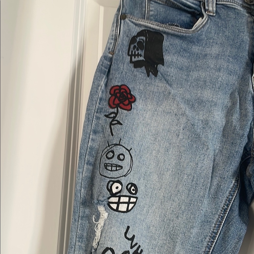 Blue Distressed Graphic Mens Jeans - Picture 4 of 9